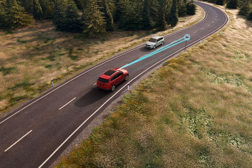 Autonomní auta vidí značky mnohem lépe než lidské oko. Volant ale zatím pustit nemůžeme