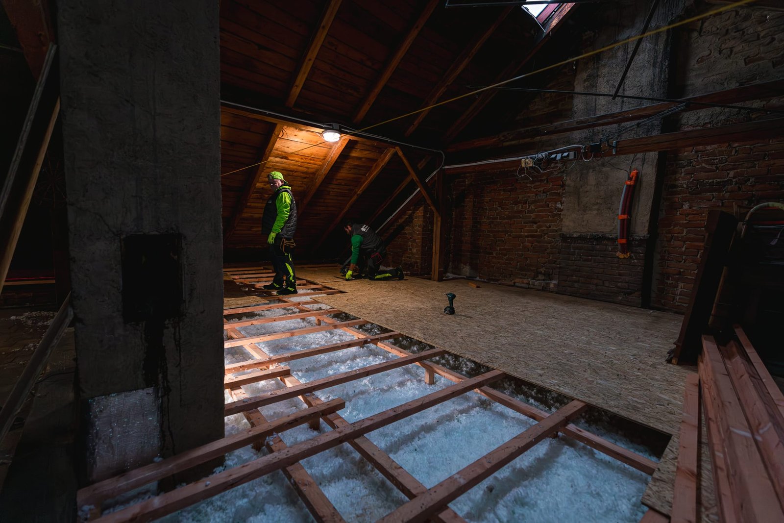 Foukaná izolace – rychlé, účinné a moderní řešení pro úsporu energií